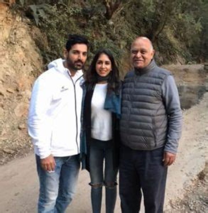 Akshay Runchal Bio (Wiki) 