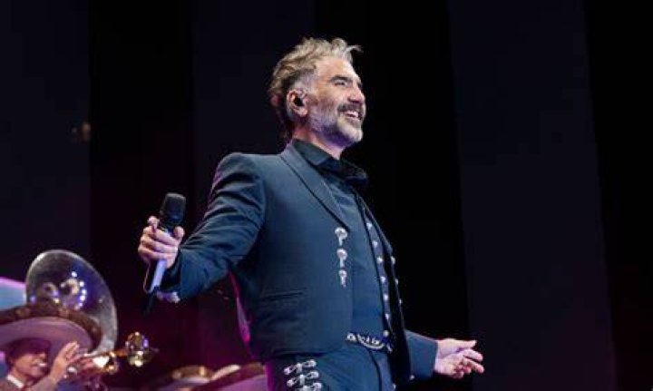 Alejandro Fernández photo