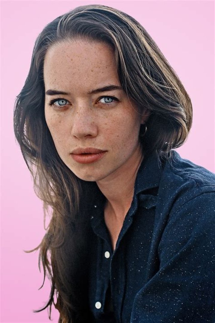 Anna Popplewell photo 3