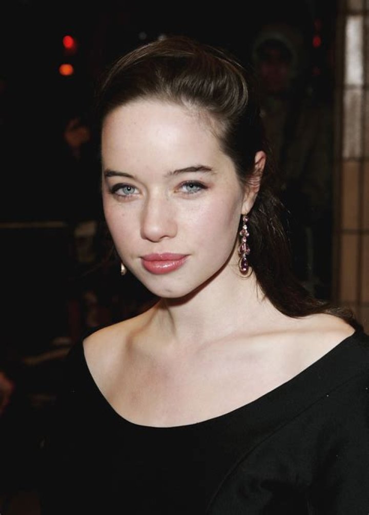 Anna Popplewell photo