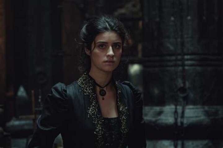 Anya Chalotra 