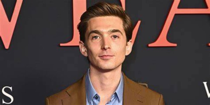 Austin Abrams photo