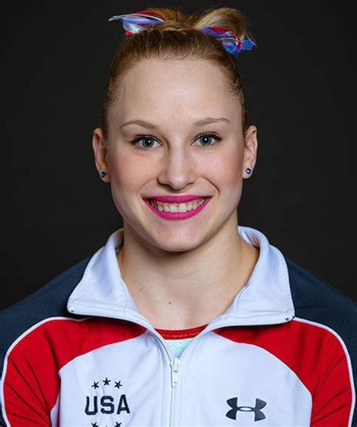 Brenna Dowell photo 2