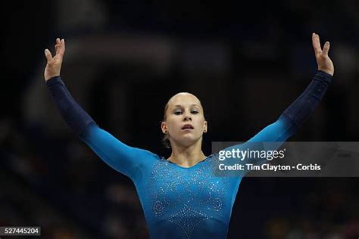 Brenna Dowell photo 3