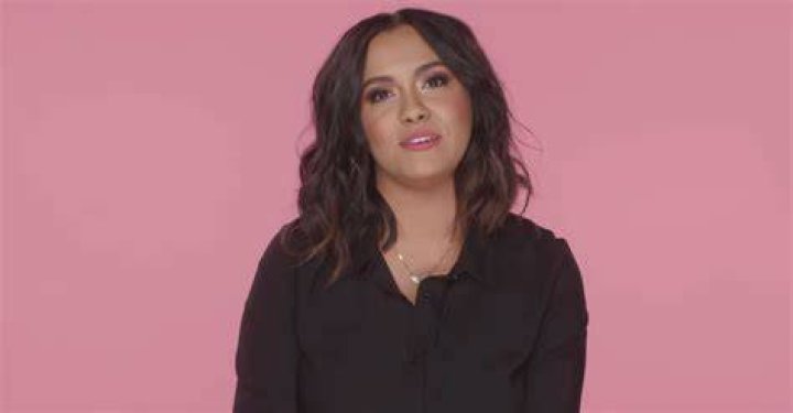 briana dejesus pink header