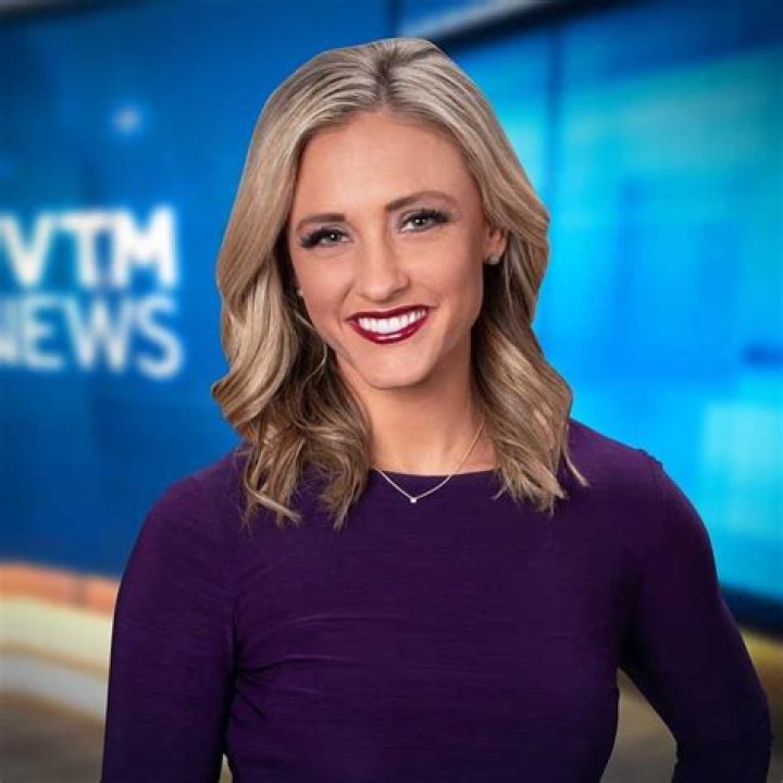 Brittany Decker's net worth is $800,000.