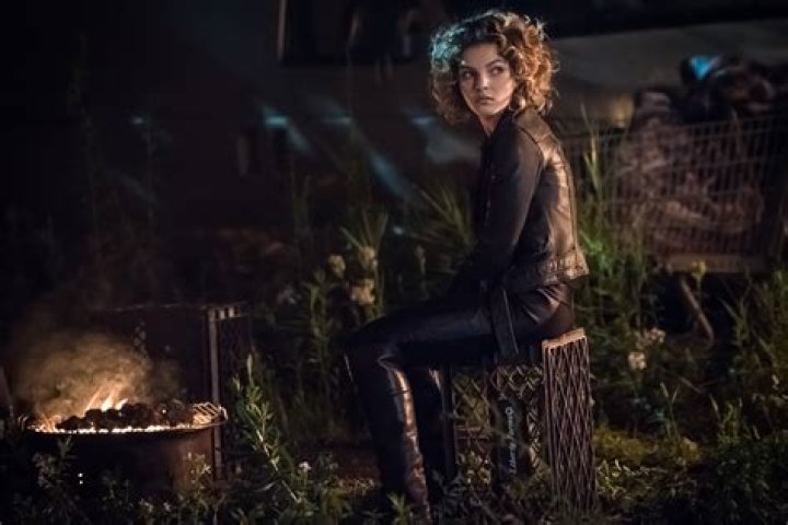 Camren Bicondova