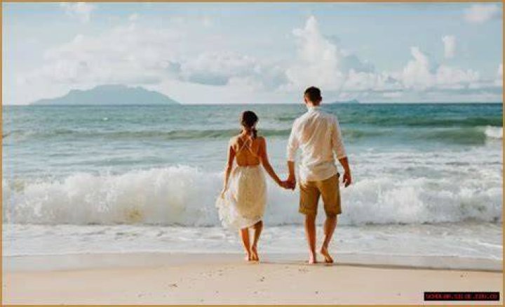 Carter Comstock on a beach date with girlfriend Danica Patrick! Who is Carter? Carter Comstock on a beach date with girlfriend Danica Patrick! Who is Carter?