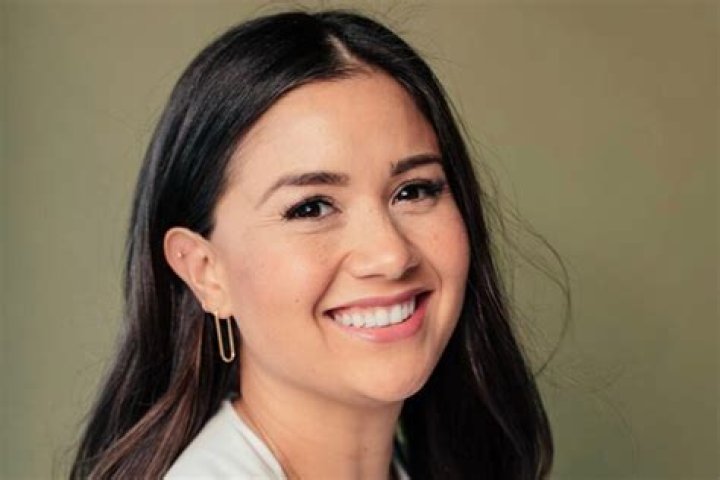 Catherine Lowe Bio (Wiki) 
