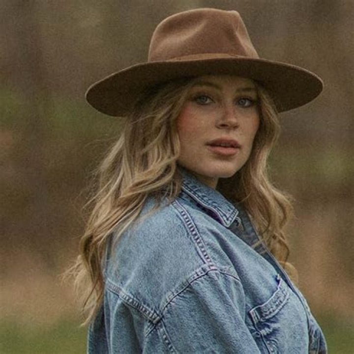 Cheyenna Clearbrook Bio (Wiki) 