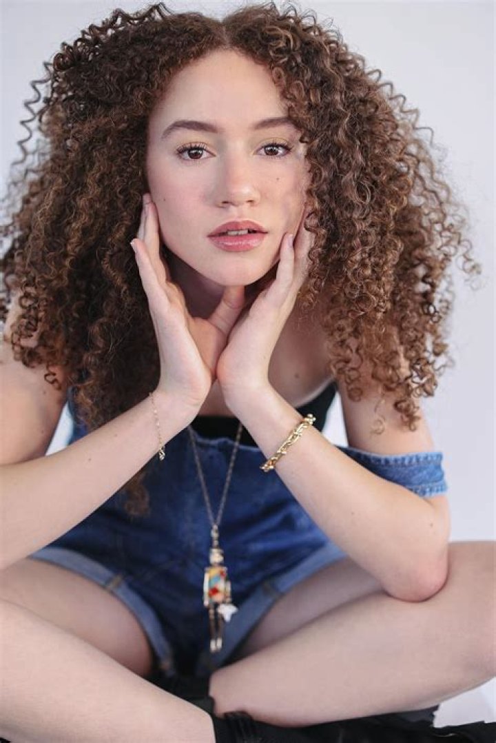 Chloe Coleman photo 2