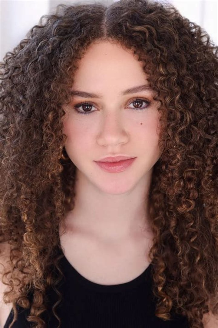 Chloe Coleman photo 3