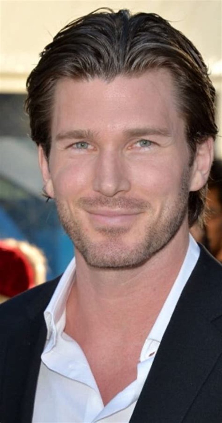 Christopher Russell Bio (Wiki) 