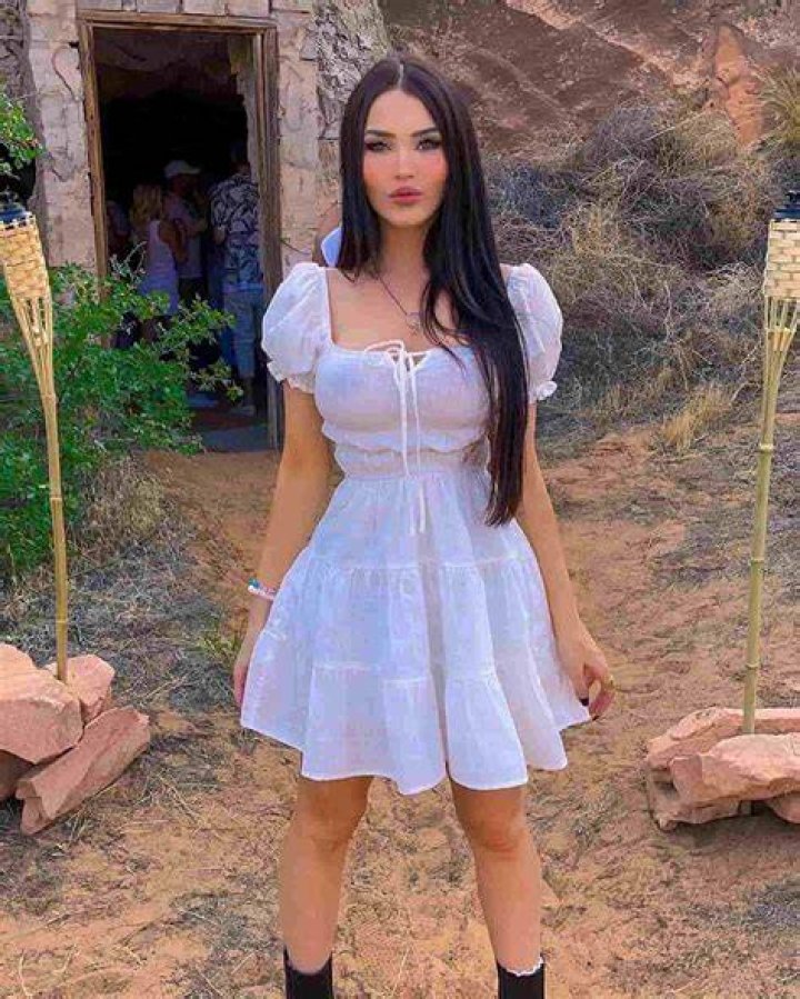 Claudia Alende Bio (Wiki) 