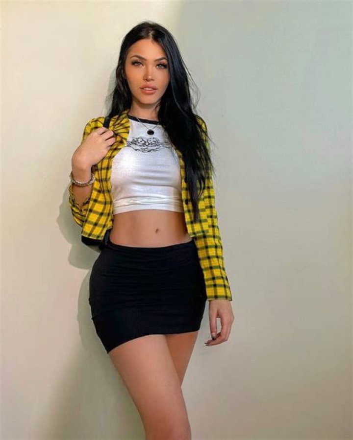 Claudia Alende Claudia Alende