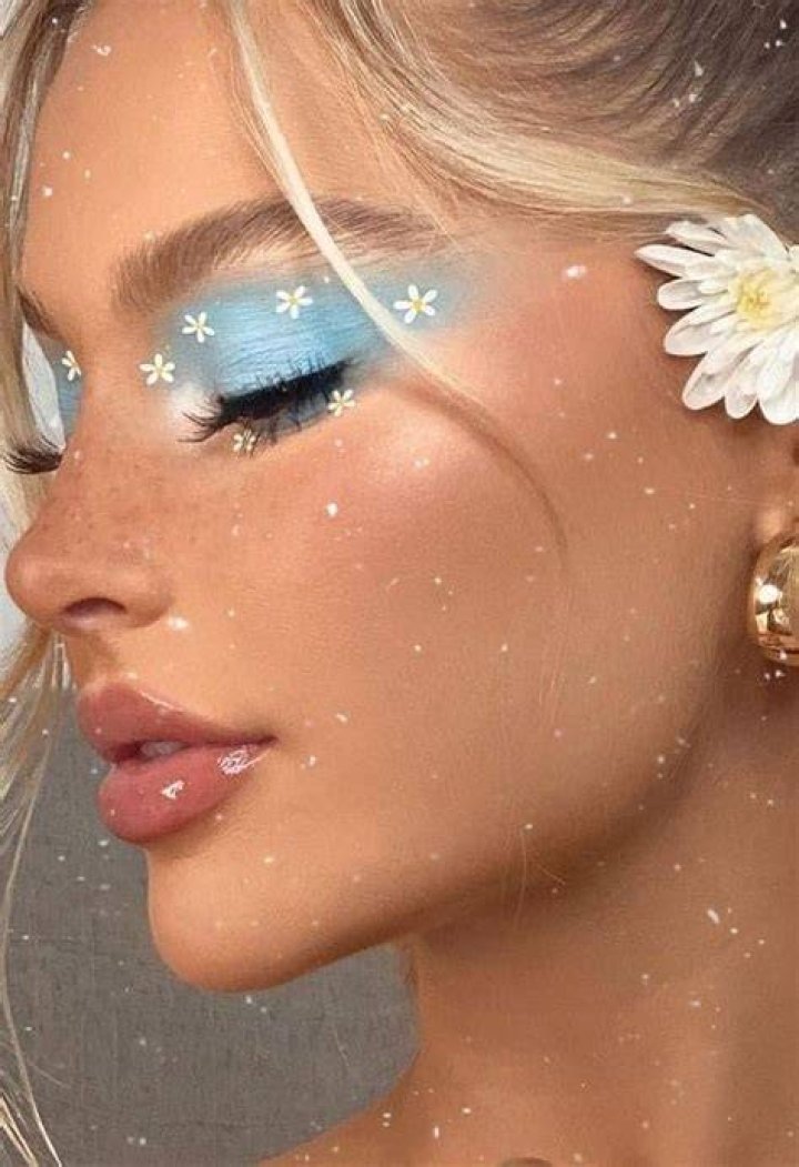 Daisy readying for makeup. Know more about Daisy instagram, height, movies, twitter, net worth, salary, income, marriage, dating, husband and many more