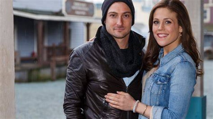 Daniel and Nadia flourishing their love