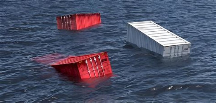 Do shipping containers float or sink?