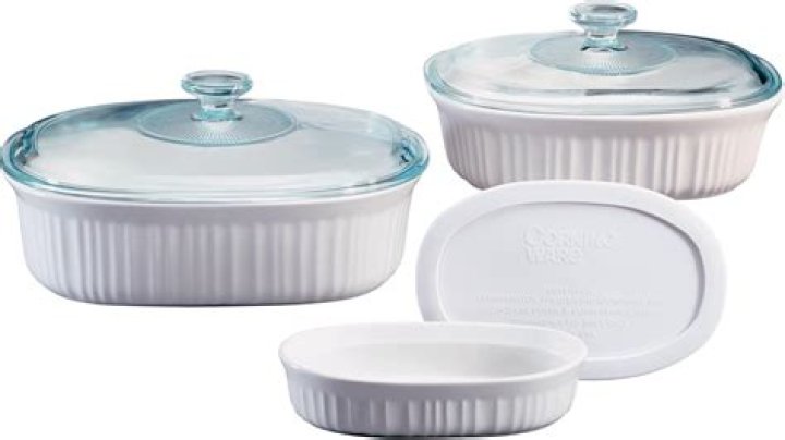 Does Corning still make cookware?