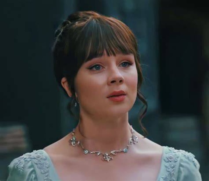 How old are the Bridgerton characters? 8 Eloise Bridgerton