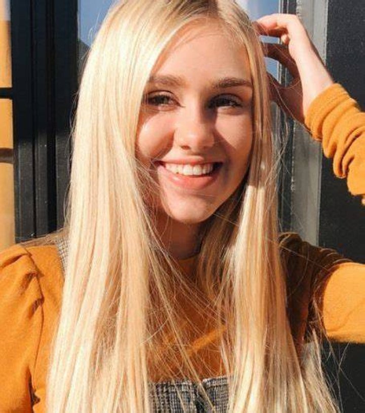 Emily Skinner Bio (Wiki) 