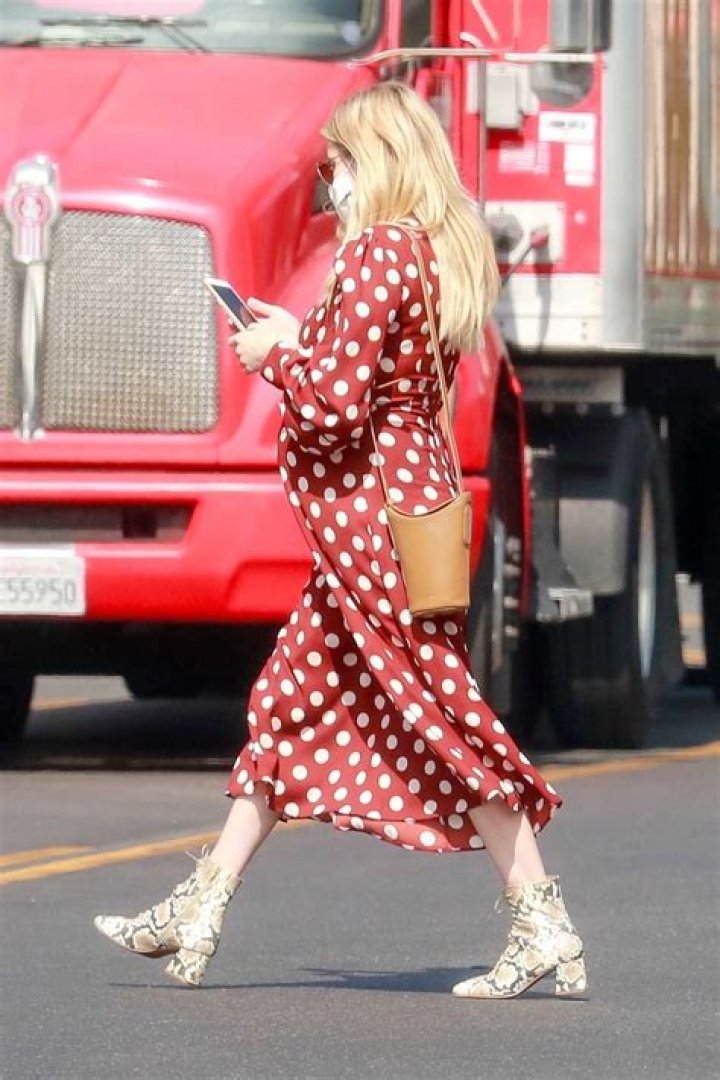 Emma Roberts is a polka dot vision leaving the hair salon