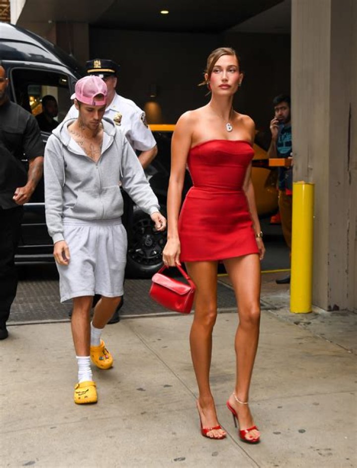 Hailey Bieber is Devastated Following her Grandmother’s Death! Hailey Bieber
