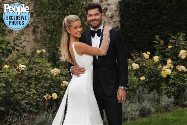 Hannah Godwin and Dylan Barbour are officially married! Hannah Godwin and Dylan Barbour are officially married!