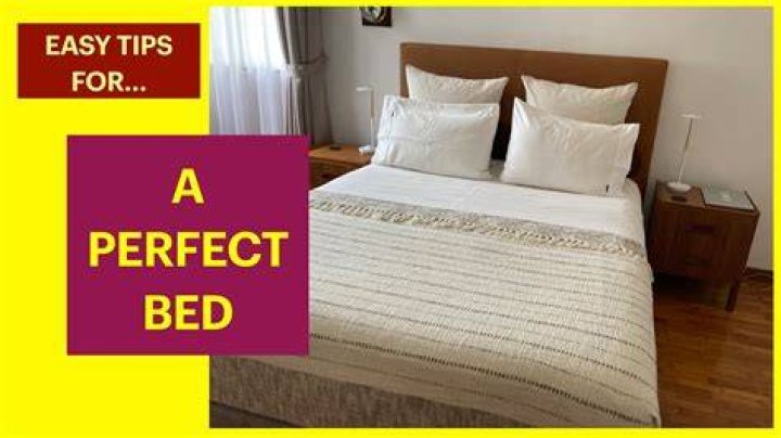 How do hotels make their beds traditional?