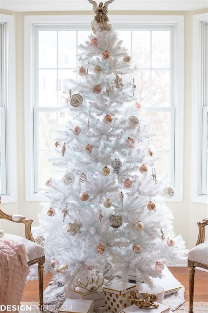 How do I keep my white Christmas tree white?