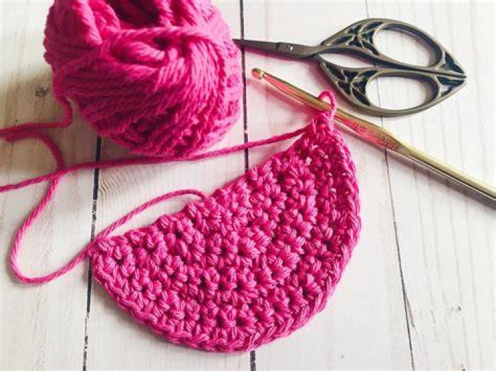 How do you crochet a half circle?