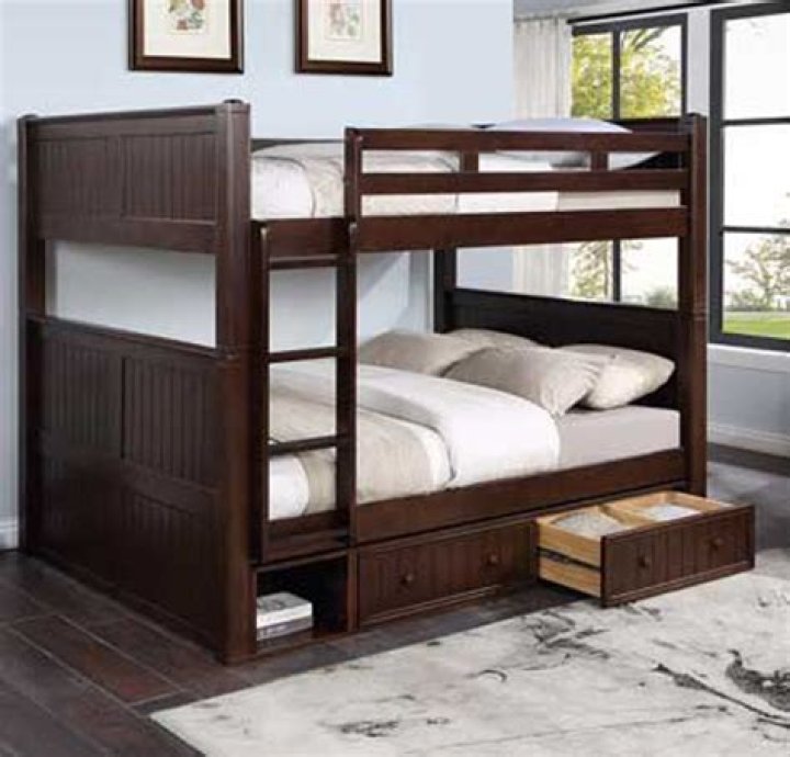 How many pounds can a top bunk bed hold?