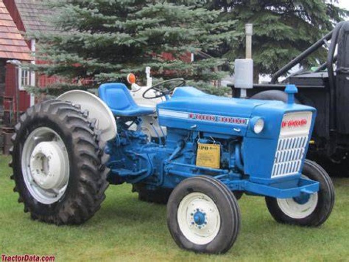 How much does a Ford 3000 tractor weigh?