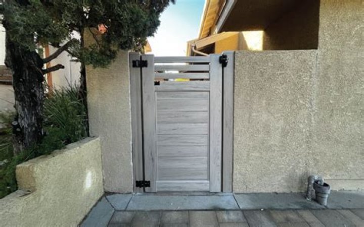 How much is a vinyl gate?