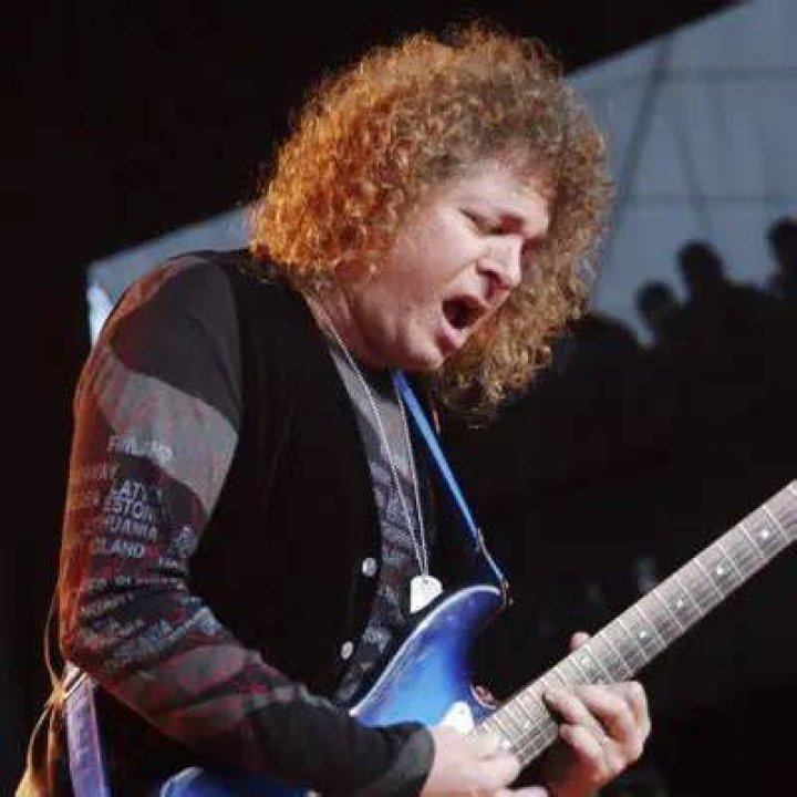 How much is Dave meniketti worth?