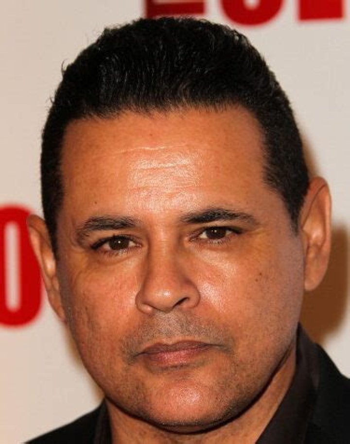 How much is Raymond Cruz worth?