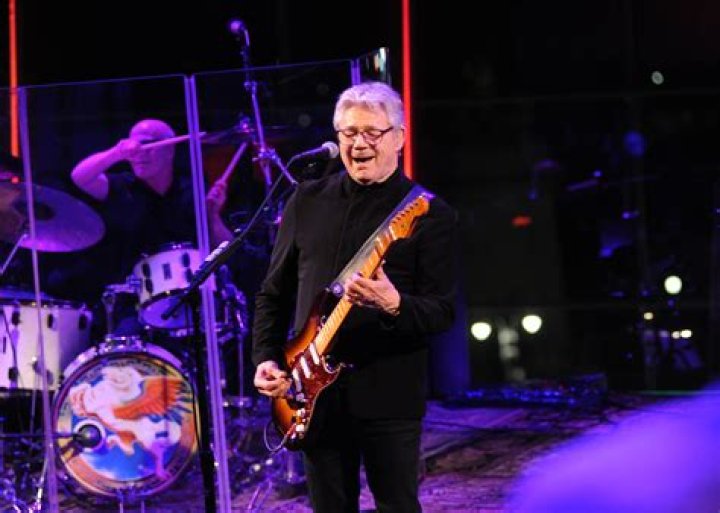 How tall is Steve Miller?