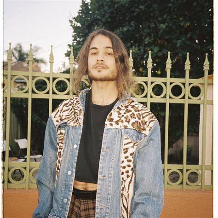 Iain Shipp Bio (Wiki) 