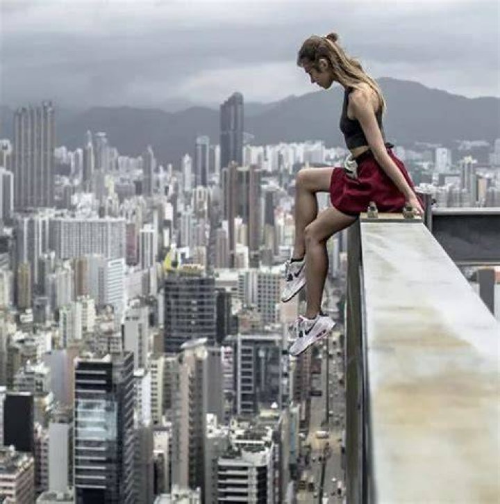 Instagram Model Angela Nikolau taking Selfie Game to the Next level!! Thrilling Pictures To New Heights With Stomach-Churning Poses On Top Of Skyscrapers Instagram Model Angela Nikolau taking Selfie Game to the Next level!! Thrilling Pictures To New Heights With Stomach-Churning Poses On Top Of Skyscrapers