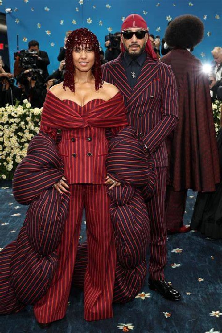 Is Alicia Keys lesbian?