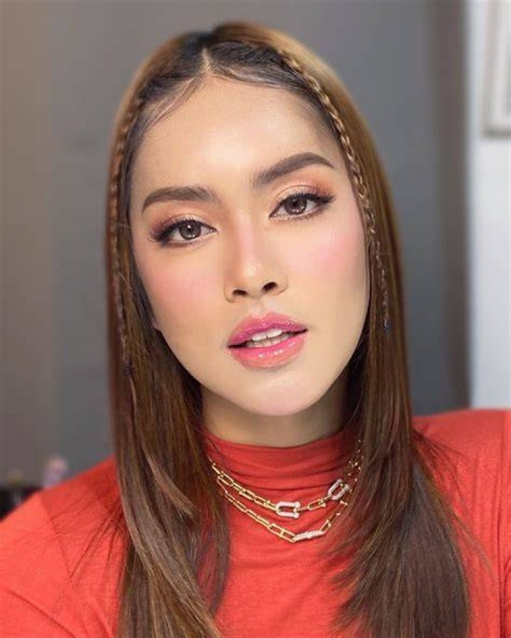 Is Larissa Pacheco trans?