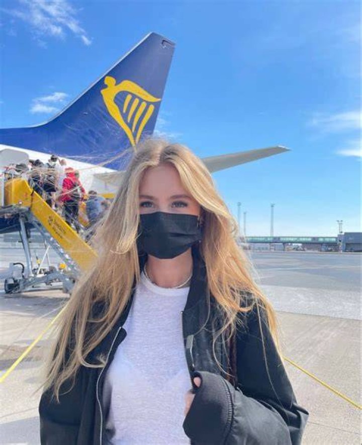 Iza Cryssanthander Bio (Wiki) 