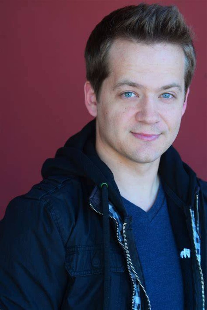 Jason Earles Bio (Wiki) 