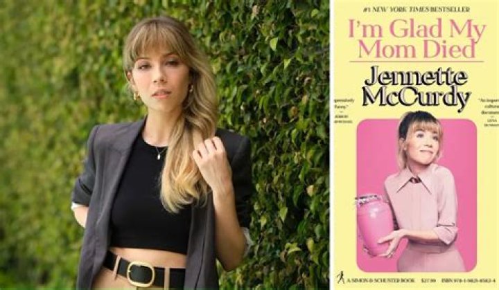 Jennette Mccurdy signed her memoir I'm Glad My Mom Died.