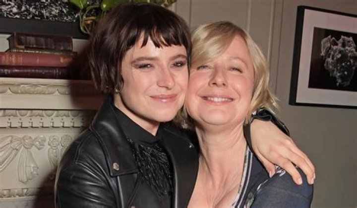 Jessie and her mother. know about her early life, parents and more