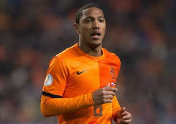 Jonathan de Guzman - Age, Family, Bio