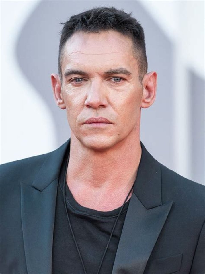 Jonathan Rhys Meyers photo