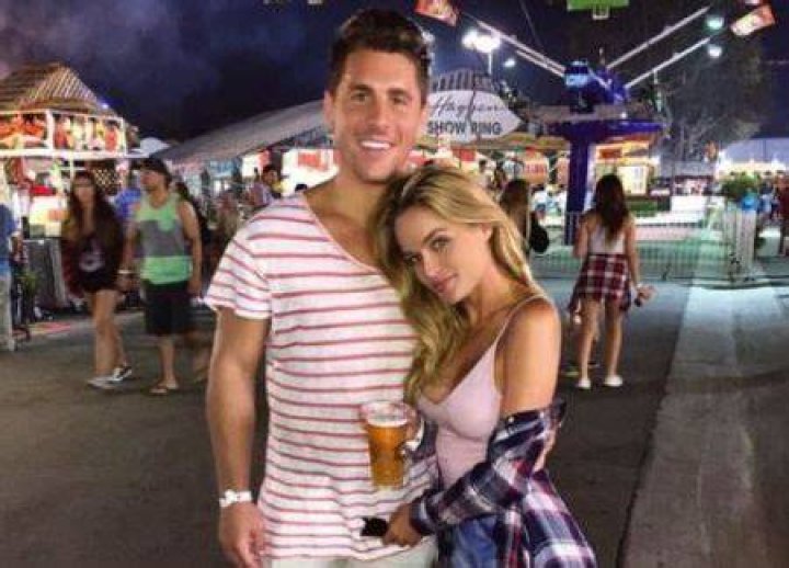 Kelsey Laverack has a desirable income from her career.