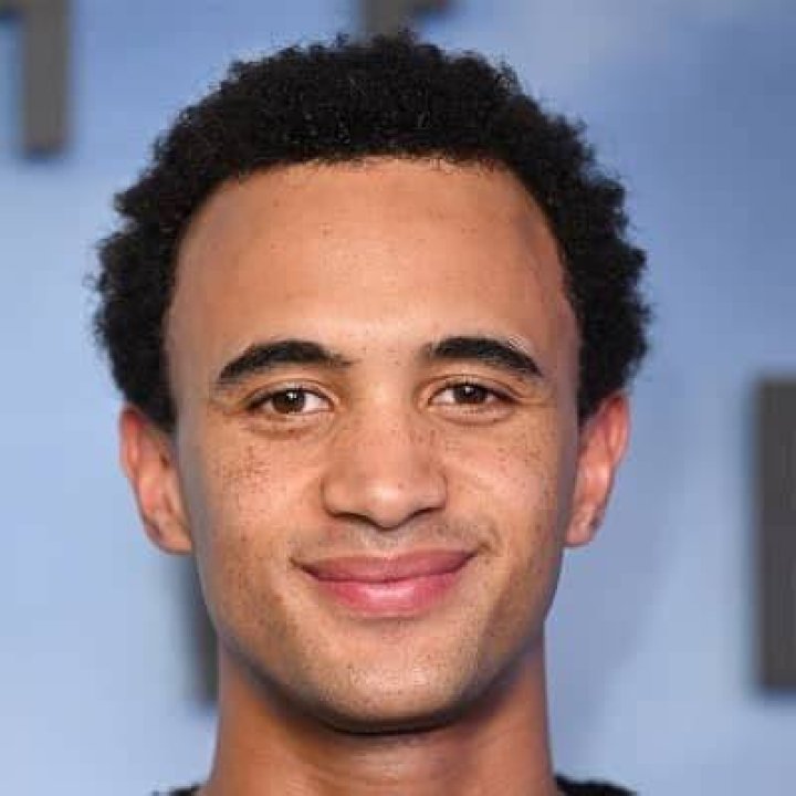 Ken Walker - Age, Family, Bio