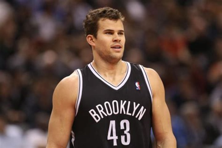 Kris Humphries Bio (Wiki) 